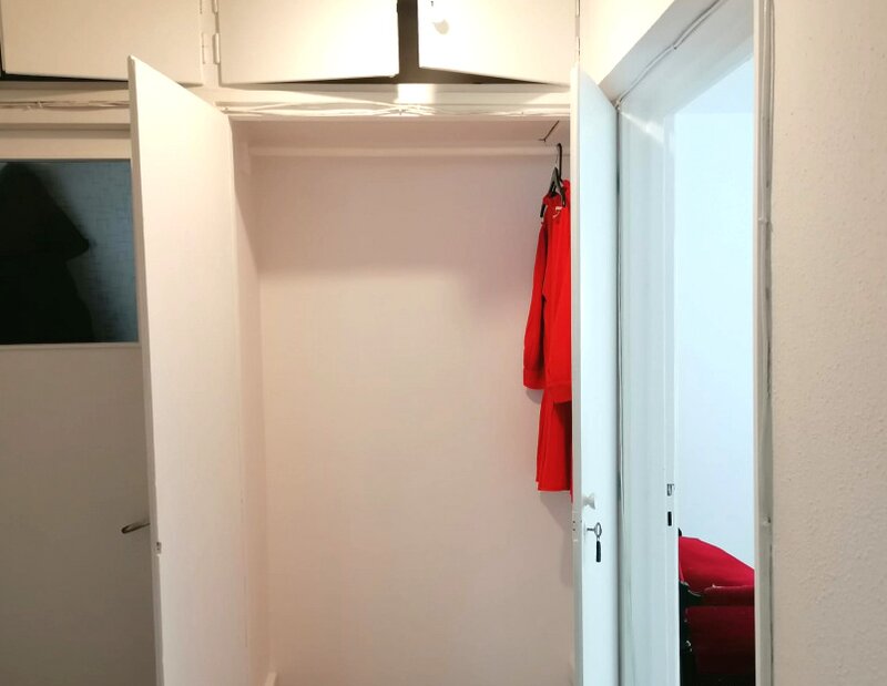 Basarabia/ Costin Georgian Apartament 2 camere decomandate, Etaj 1,